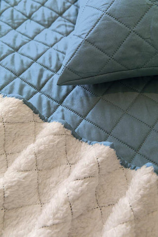 Cubrecama Quilt Sherpa Extra Cálido Chantilly King Azulado