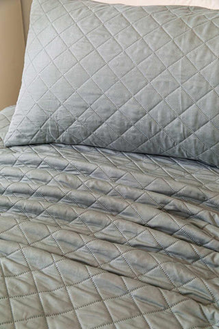Cubrecama Quilt Sherpa Extra Cálido Chantilly 2 Plazas Gris Plata