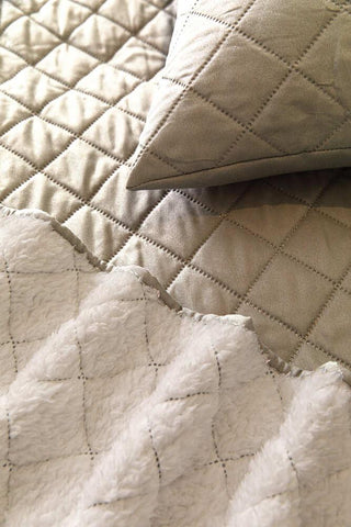Cubrecama Quilt Sherpa Extra Cálido Chantilly 1.5 Plazas Arena